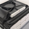 Torba termiczna Deliterm 50 cm / 4 kartony – widok z góry z dużą kieszenią górną Torba termiczna na pizze Deliterm na 4 kartony – widok z góry z dużą kieszenią górną na napoje, potrawy zimne lub terminal