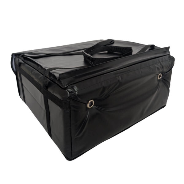 Torba termiczna Deliterm 50 cm / 4 kartony – tył z otworami wentylacyjnymi Torba na pizze 50 cm Deliterm na 4 kartony – tył torby z otworami wentylacyjnymi zapewniającymi cyrkulację powietrza